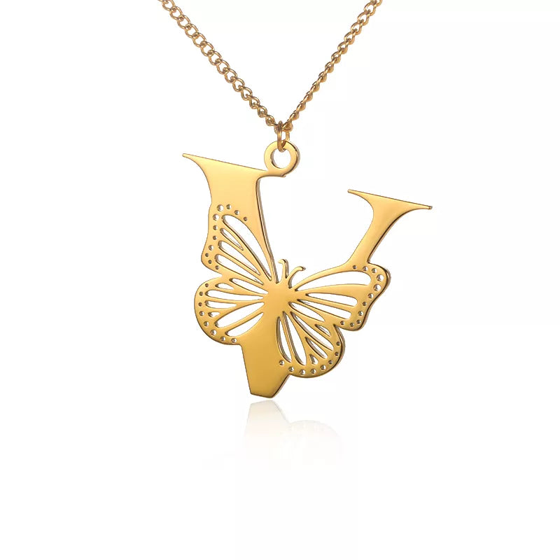 Naszyjnik z inicjałami platerowany z eleganckim motylem