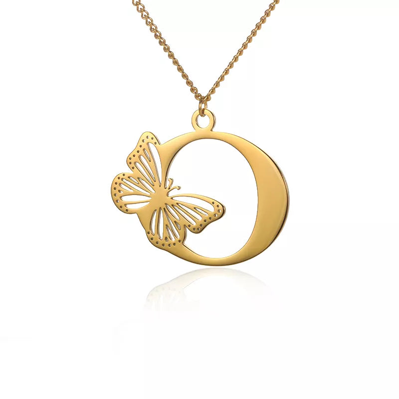 Naszyjnik z inicjałami platerowany z eleganckim motylem