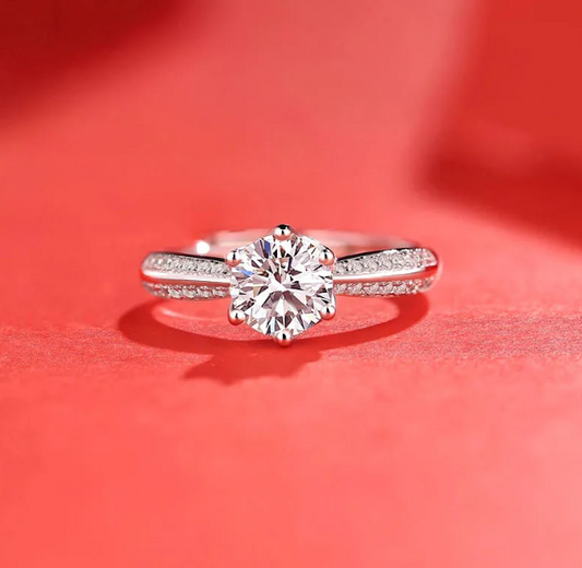 Regulowany pierścionek ze srebra 925 z eleganckimi cyrkoniami