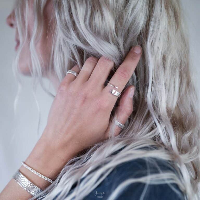 Prosty regulowany pierścionek ze srebra 925